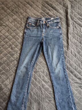 Women's Flared Jeans in Classic Blue